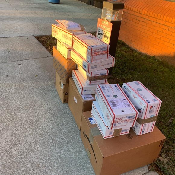 Meet your Posher, Karmen - Picture 2 of 4